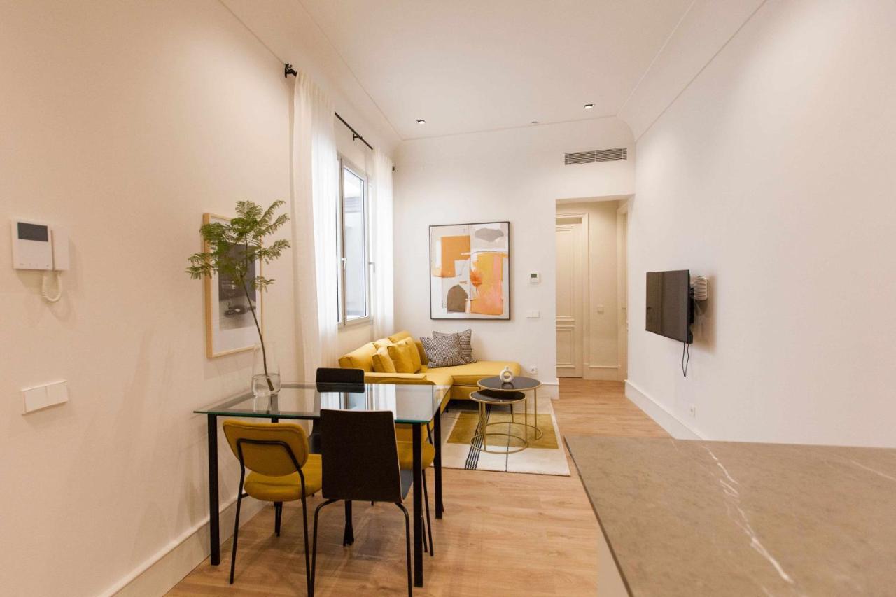 Isg Apartments Cedaceros 12 Seville Exterior photo