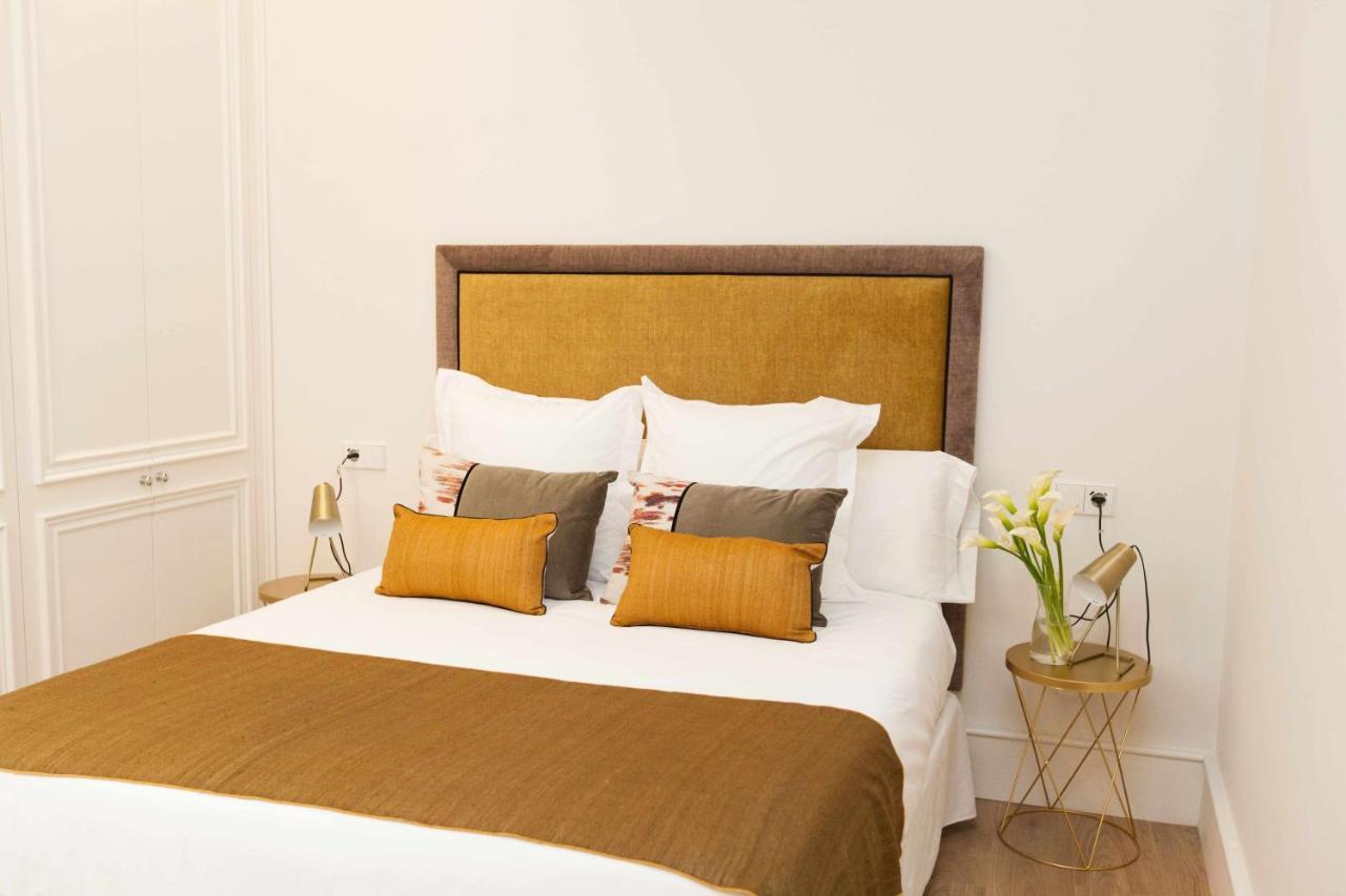Isg Apartments Cedaceros 12 Seville Exterior photo