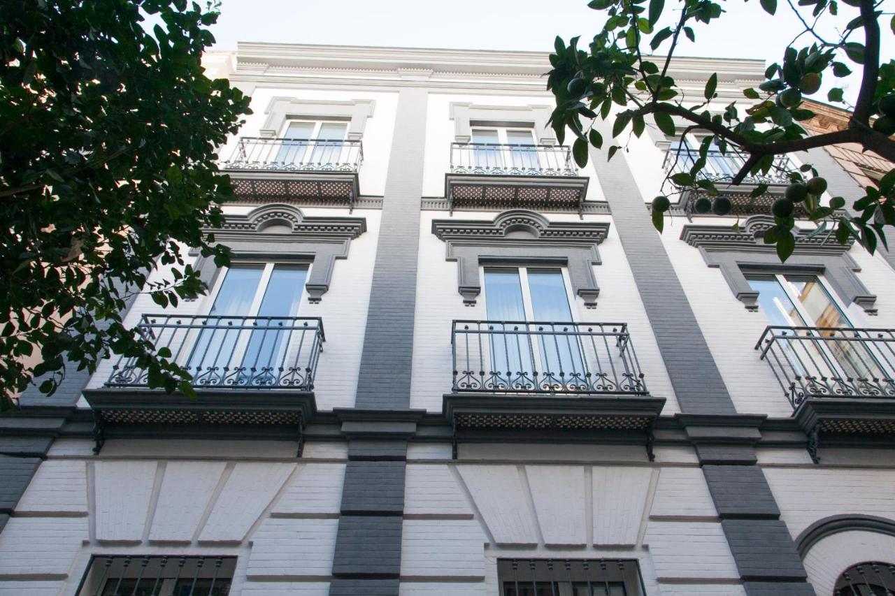 Isg Apartments Cedaceros 12 Seville Exterior photo
